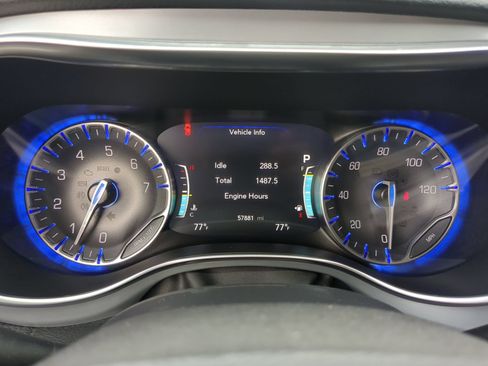 Used 2025 Chrysler Pacifica Limited FWD image 71