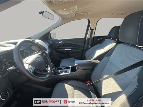 Used 2017 Ford Escape SE w/ Equipment Group 201A image 11
