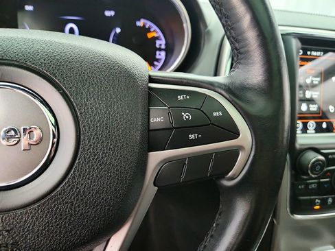 Used 2018 Jeep Grand Cherokee Overland AWD/4WD image 25