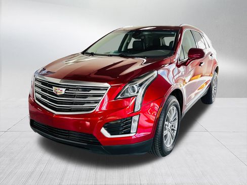Used 2019 Cadillac XT5 Luxury FWD image 1