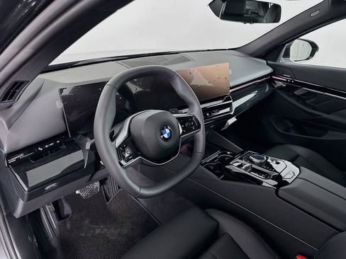 Used 2025 BMW 530i image 9
