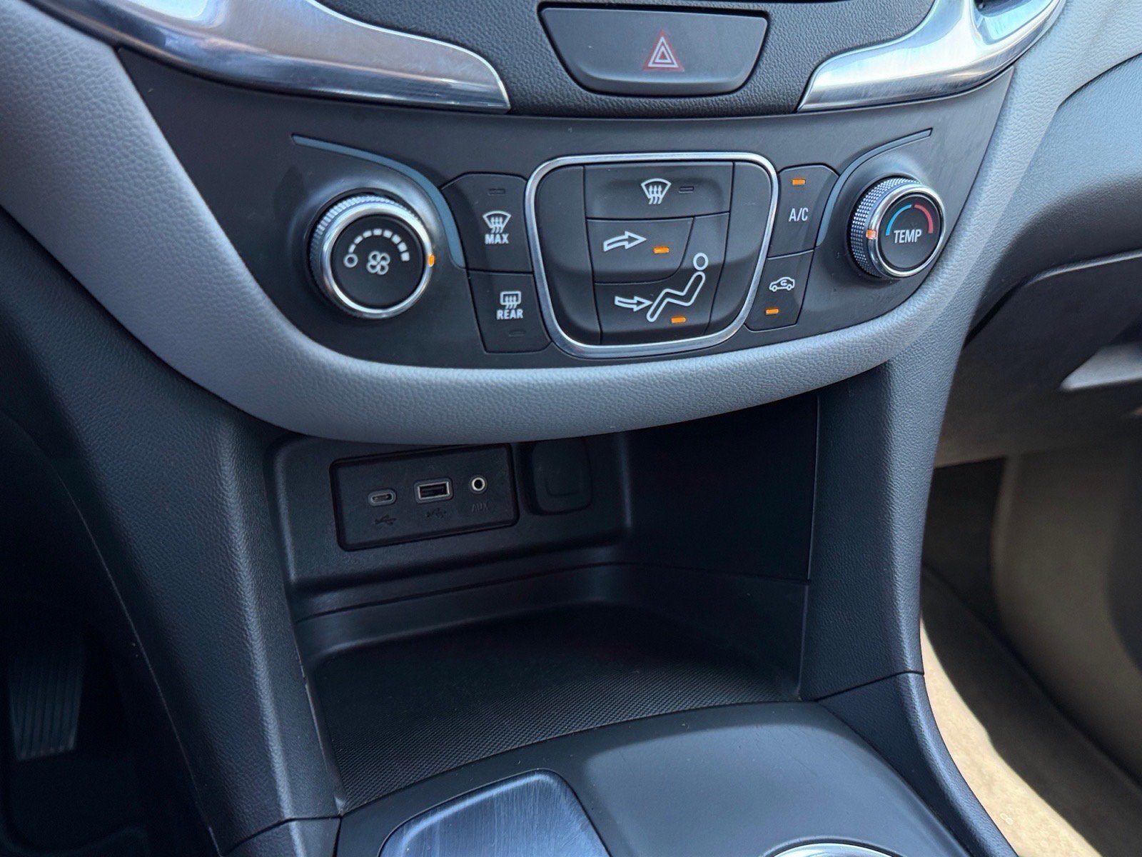 Used 2021 Chevrolet Equinox LS w/ LS Convenience Package FWD image 26