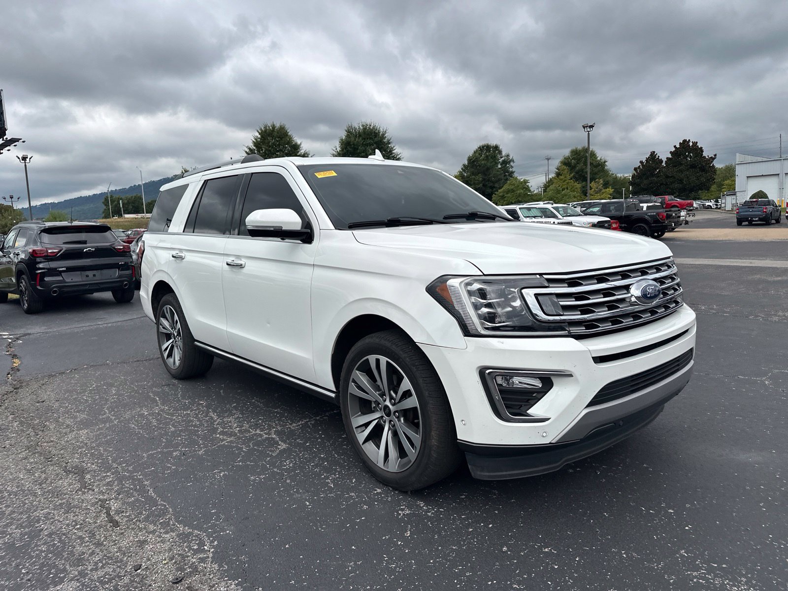 Used 2021 Ford Expedition Limited RWD image 3