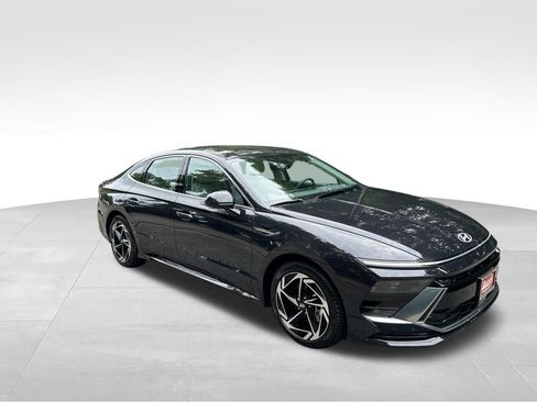Used 2026 Hyundai Sonata SEL FWD image 8