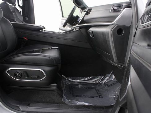 Used 2023 Jeep Wagoneer L Series II image 24