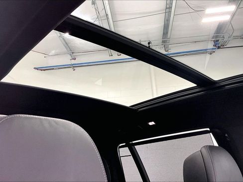 Certified 2023 BMW X7 M60i image 16