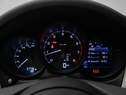 Used 2025 Porsche Macan image 35