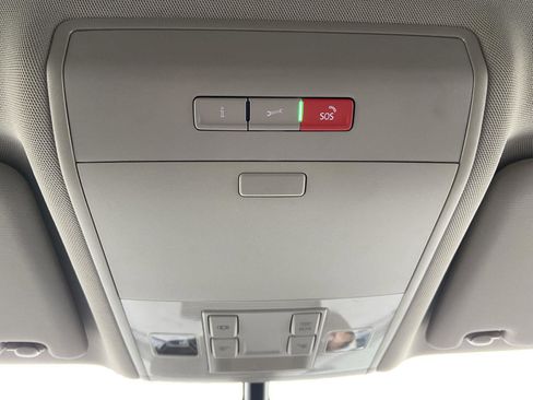 Used 2023 Volkswagen Atlas SE image 55