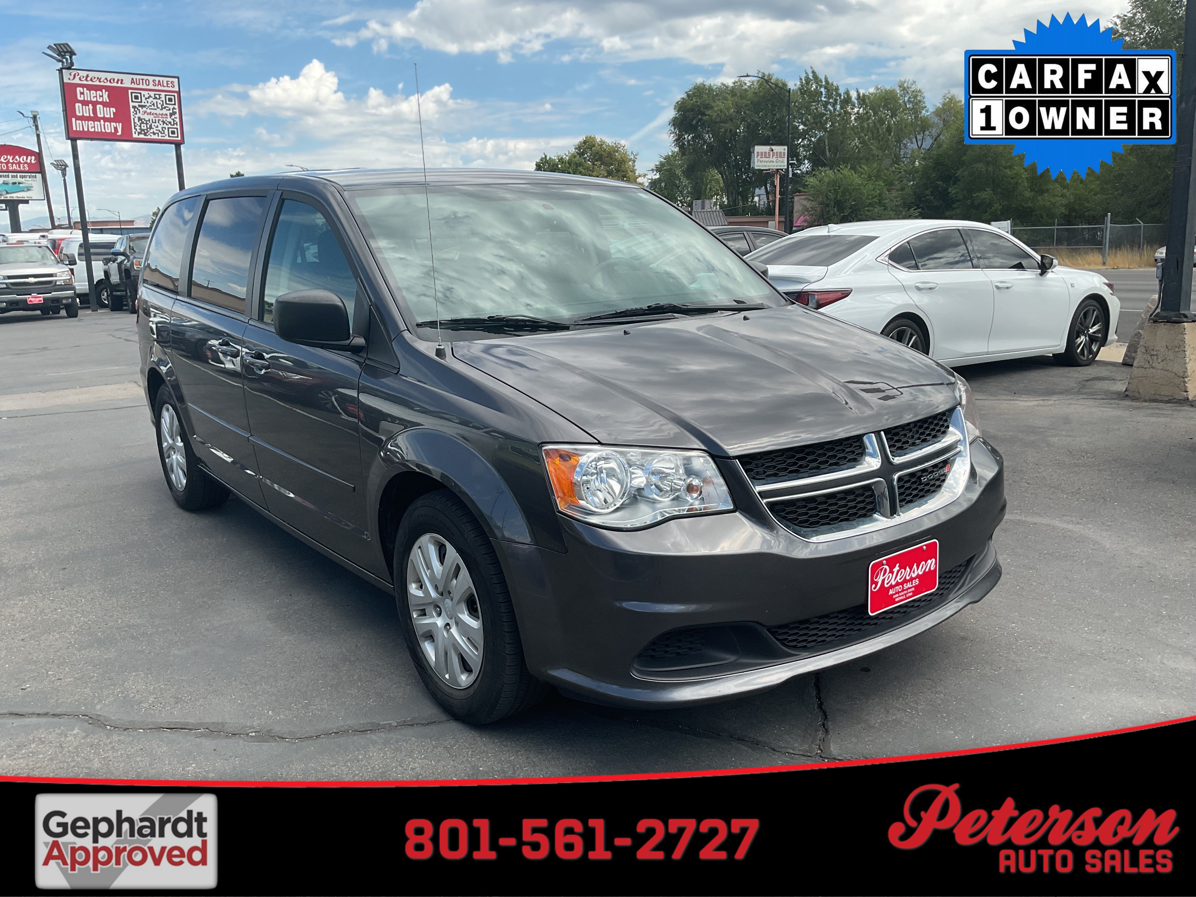Used 2017 Dodge Grand Caravan SE w/ UConnect Hands-Free Group FWD image 1