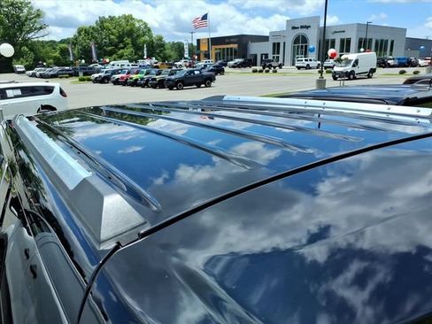 Used 2015 GMC Yukon Denali w/ Open Road Package AWD/4WD image 10