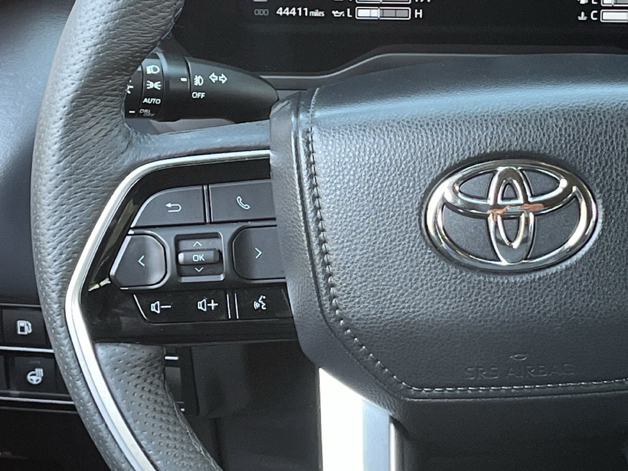Used 2023 Toyota Sequoia Platinum AWD/4WD image 12
