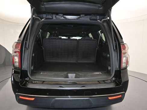 Used 2022 Chevrolet Suburban RST w/ Luxury Package RWD image 29
