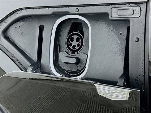 New 2026 Cadillac Lyriq Luxury image 23