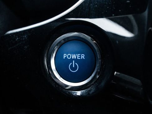 Used 2016 Toyota Prius Three image 28