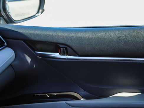 Certified 2021 Toyota Camry LE w/ Carpet Mat Package (TMS) FWD image 22