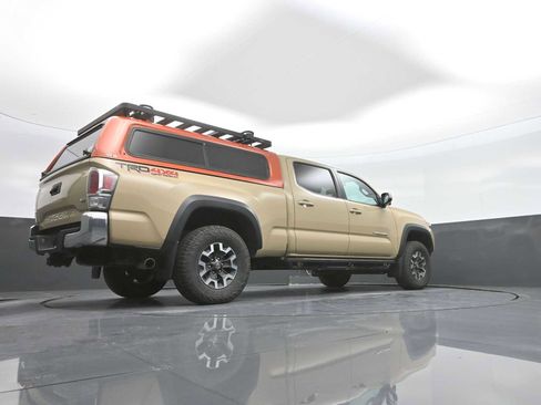 Used 2020 Toyota Tacoma TRD Off-Road AWD/4WD image 37