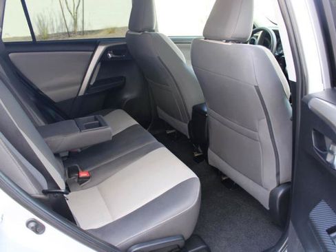 Used 2015 Toyota RAV4 XLE AWD/4WD image 14