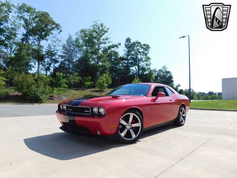 Used 2011 Dodge Challenger SRT8 image 2
