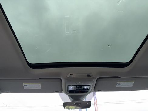 Used 2026 Volkswagen Atlas SE FWD image 15