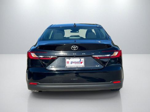 Used 2025 Toyota Camry LE image 6