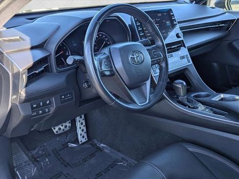 Used 2019 Toyota Avalon Touring image 10