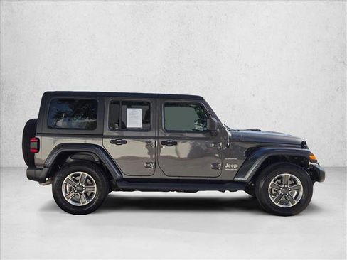 Used 2020 Jeep Wrangler Unlimited Sahara image 4
