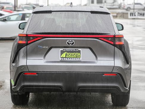 Used 2023 Toyota bZ4X XLE image 7