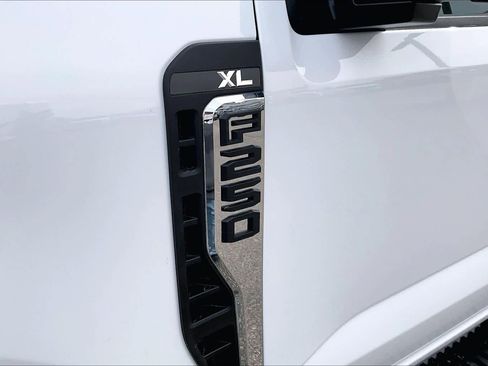 New 2026 Ford F250 XL w/ XL Off-Road Package AWD/4WD image 15