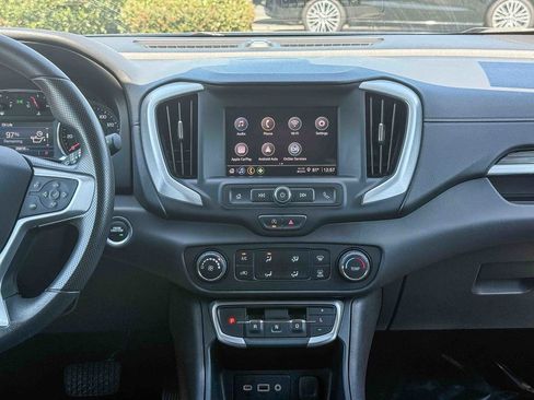 Used 2024 GMC Terrain SLE AWD/4WD image 13