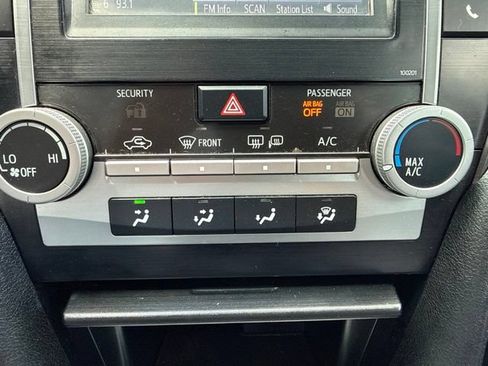 Used 2014 Toyota Camry SE FWD image 23
