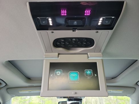 Used 2018 Chevrolet Tahoe LT image 13