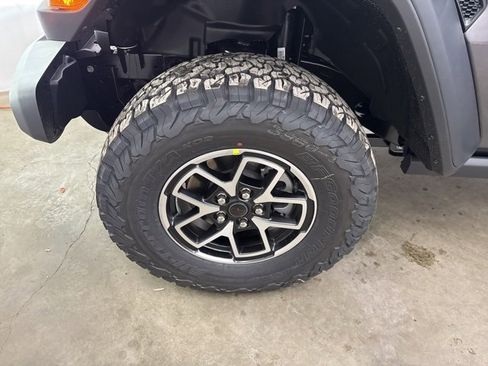 New 2026 Jeep Wrangler Unlimited Rubicon image 18