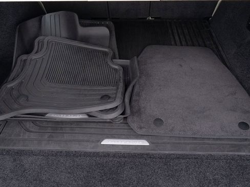 Used 2025 Land Rover Range Rover SE image 43