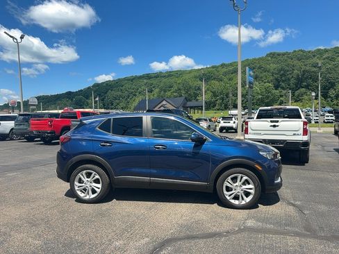 Used 2023 Buick Encore GX Preferred w/ Cold Weather Comfort Package FWD image 3