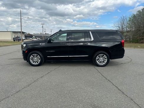 Used 2023 GMC Yukon XL SLT w/ Max Trailering Package image 3