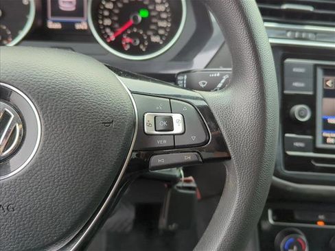 Used 2020 Volkswagen Tiguan S image 14