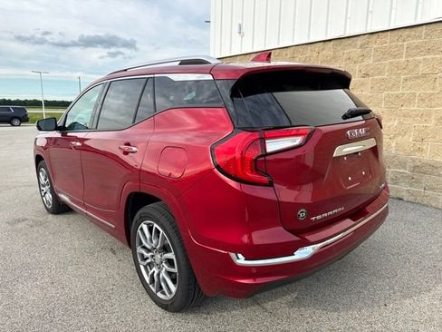 Used 2024 GMC Terrain Denali w/ Denali Premium Package AWD/4WD image 7