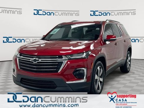 Used 2023 Chevrolet Traverse LT w/ LT Premium Package AWD/4WD image 1