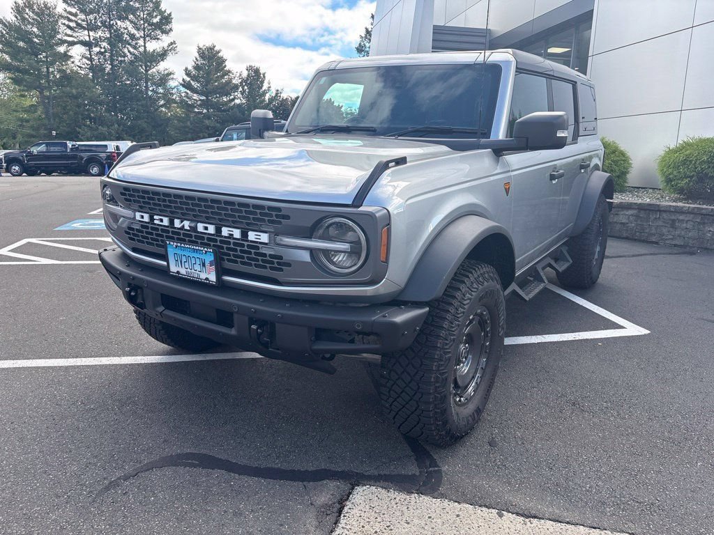 Used 2024 Ford Bronco Badlands AWD/4WD image 3