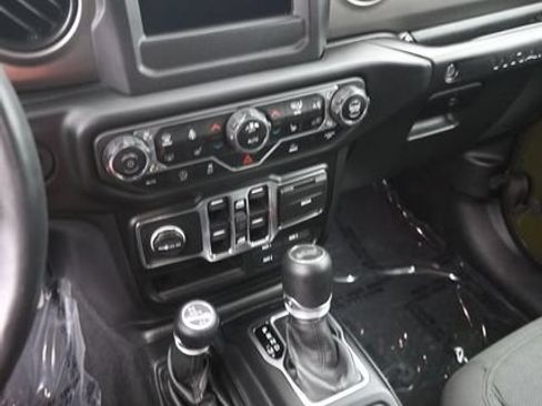 Used 2021 Jeep Wrangler Unlimited Sport AWD/4WD image 9