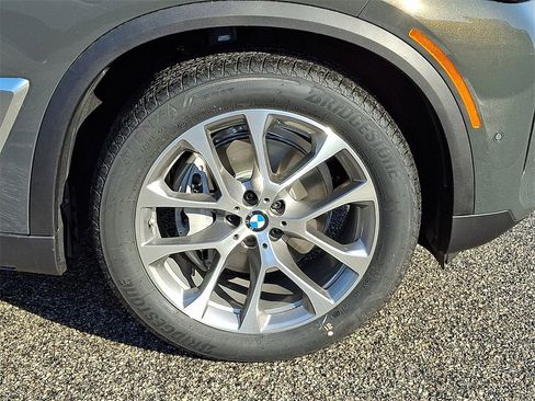 New 2026 BMW X5 xDrive40i w/ Executive Package image 9