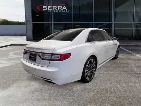 Used 2017 Lincoln Continental Reserve w/ Luxury Package image 4