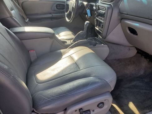 Used 2002 Chevrolet TrailBlazer LTZ image 36