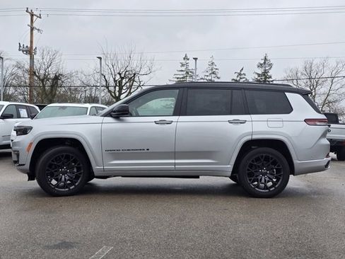 Used 2025 Jeep Grand Cherokee L Summit AWD/4WD image 30