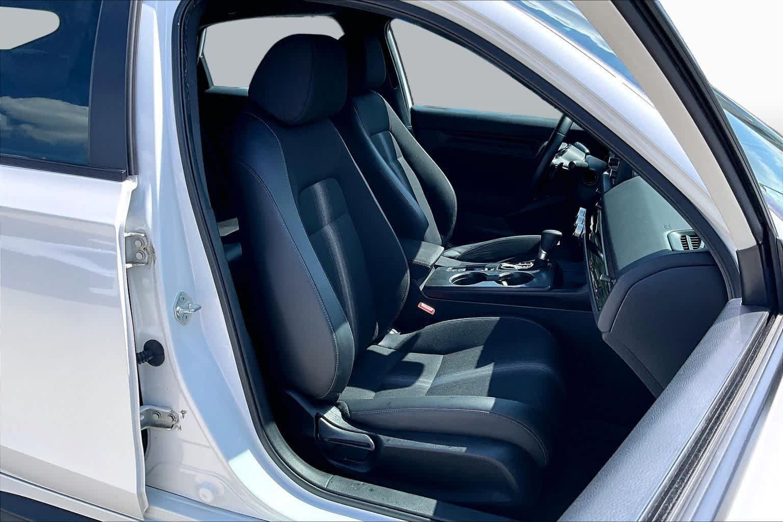 Used 2025 Honda Civic Sport image 9
