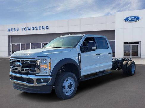 New 2025 Ford F450 XL w/ XL Chrome Package image 2