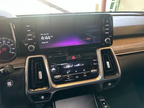 Used 2022 Kia Sorento S w/ Panoramic Sunroof Package AWD/4WD image 15