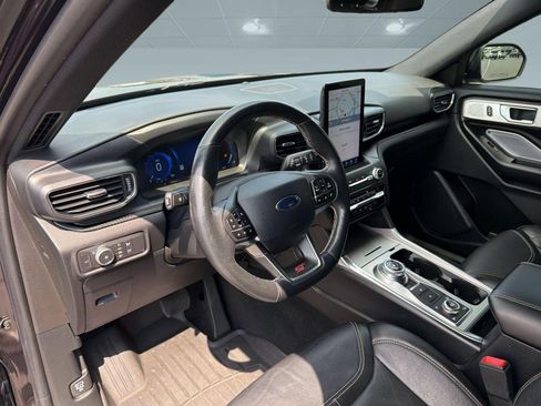Used 2020 Ford Explorer ST w/ Premium Technology Package AWD/4WD image 7