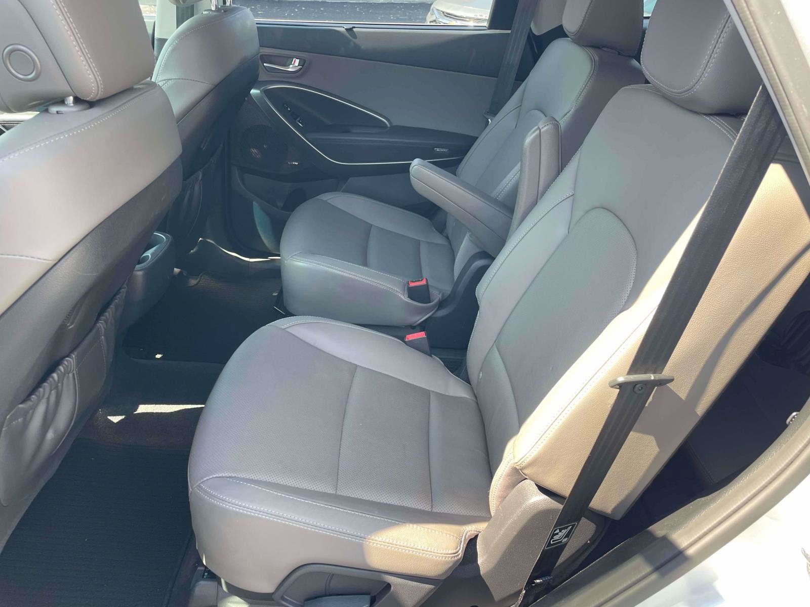 Used 2018 Hyundai Santa Fe Limited FWD image 15