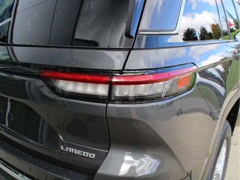 New 2025 Jeep Grand Cherokee Laredo X w/ Luxury Tech Group I image 39